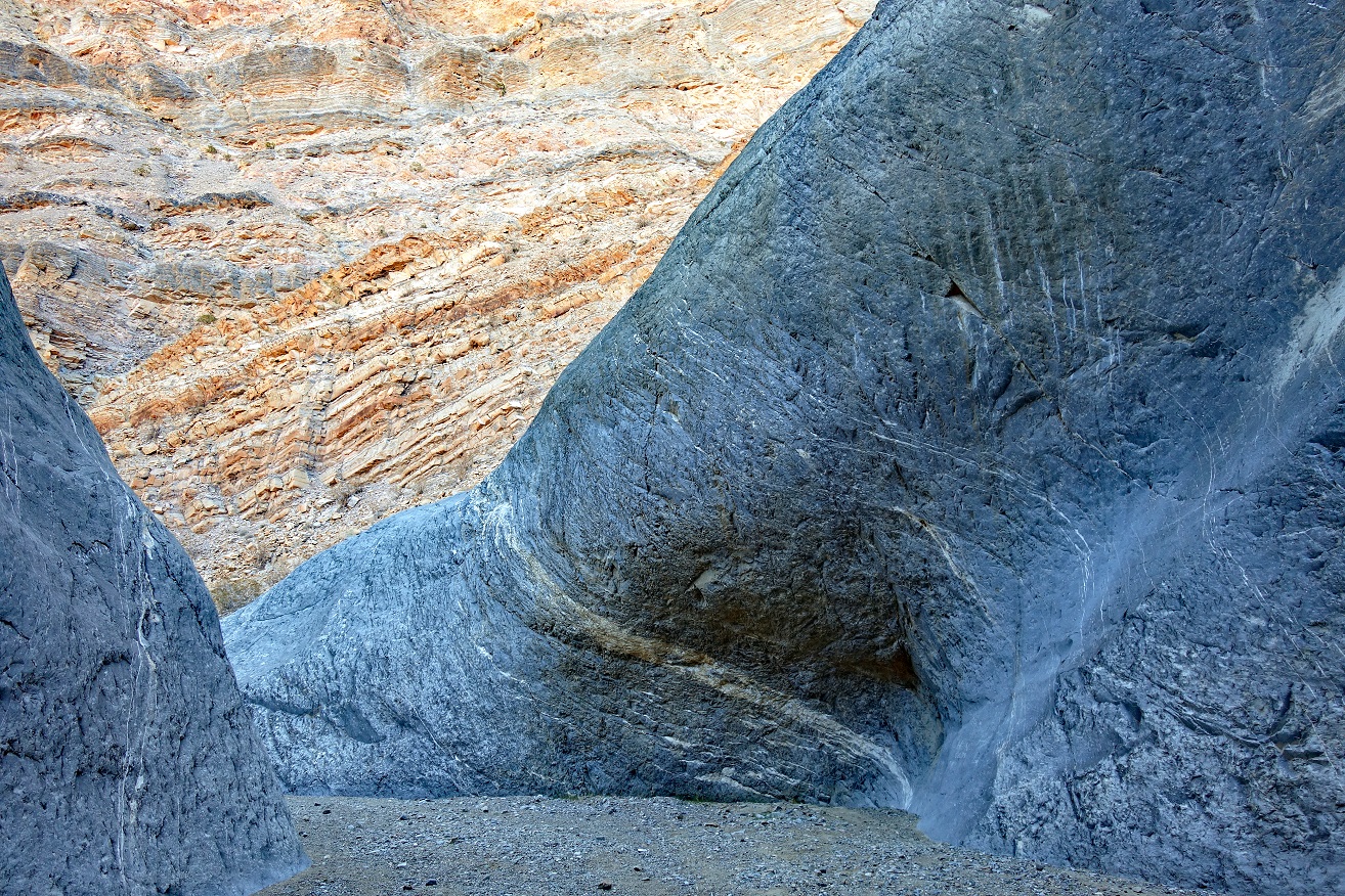 A close-up of a rock

Description automatically generated with medium confidence