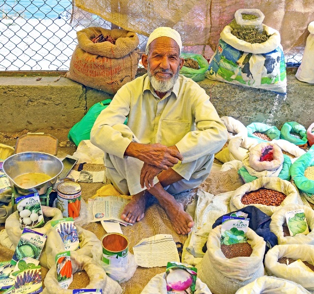 A person sitting on the ground

Description automatically generated with medium confidence