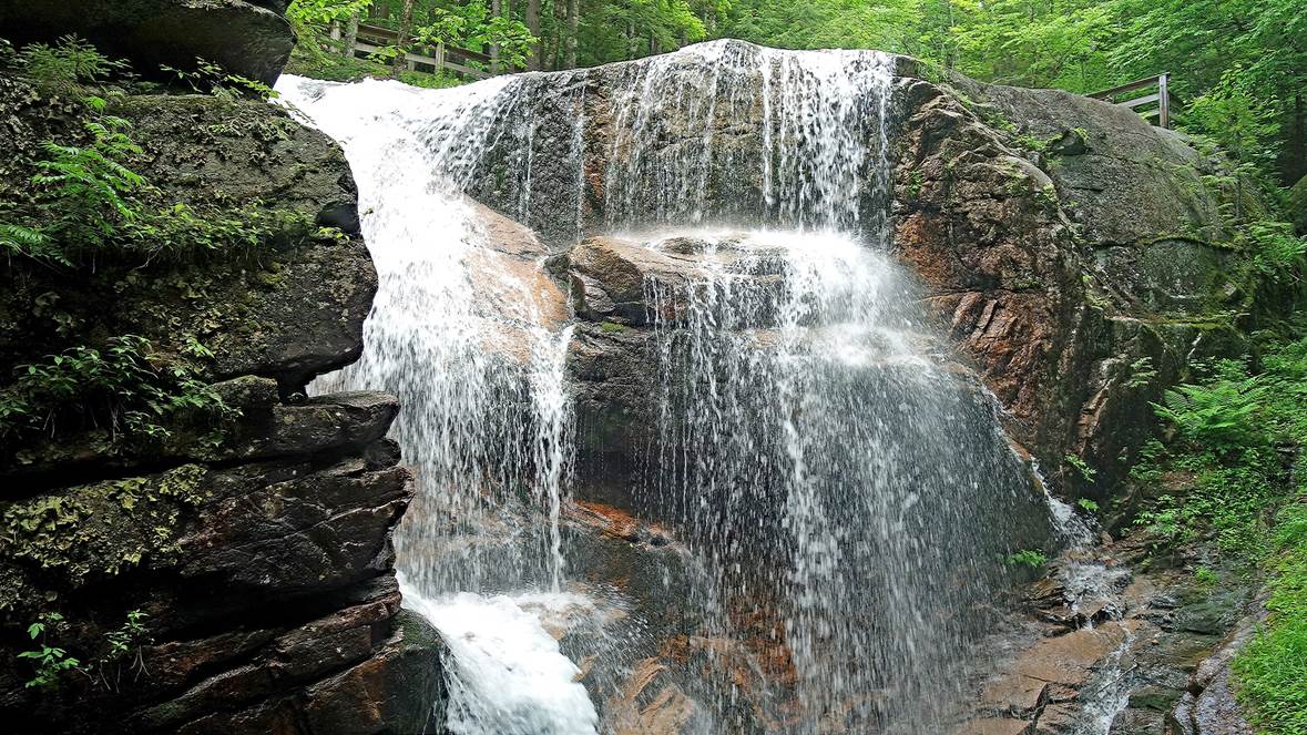 A picture containing waterfall, nature, outdoor, tree

Description automatically generated